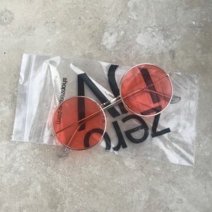 Circular colored glasses